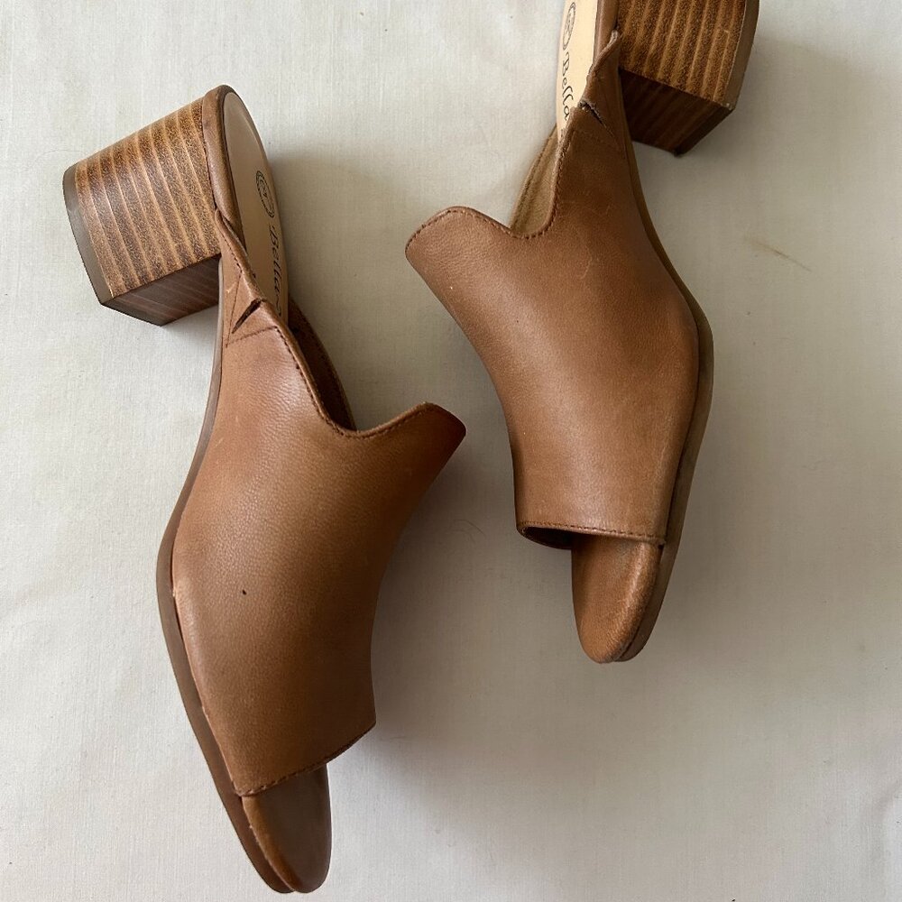 Bella Vita Tan Leather Upper Slides 2 1/4" Stacked Heel 7M